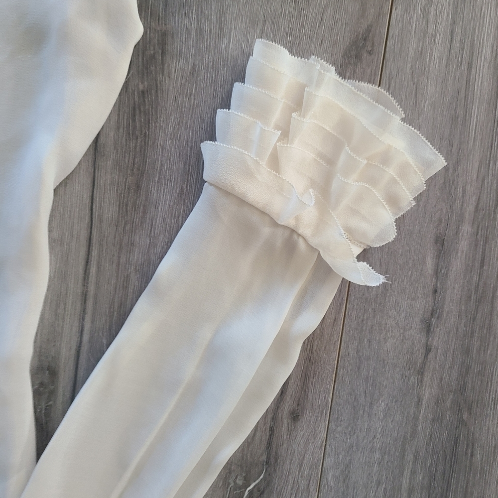 BEBE Ruffle top - Picture 3 of 6